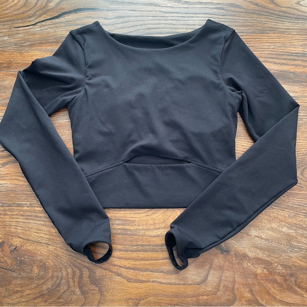 Like New Amazon Black Long Sleeve Athletic Crop Top Size XS